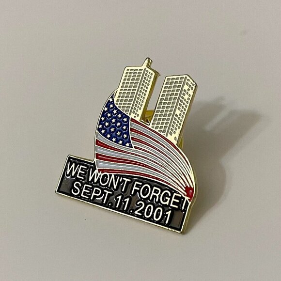 2001 We Wont Forget September 11th Commemorative Lapel Pin Twin Towers - Picture 3 of 9